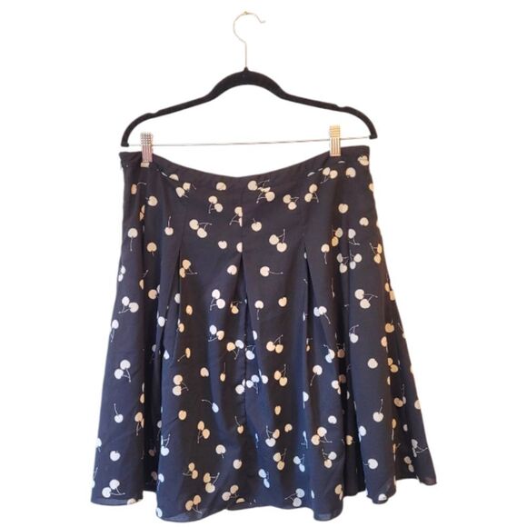 Vintage Coldwater Creek Black and White Cherry Print Pleated Skirt - Picture 2 of 6